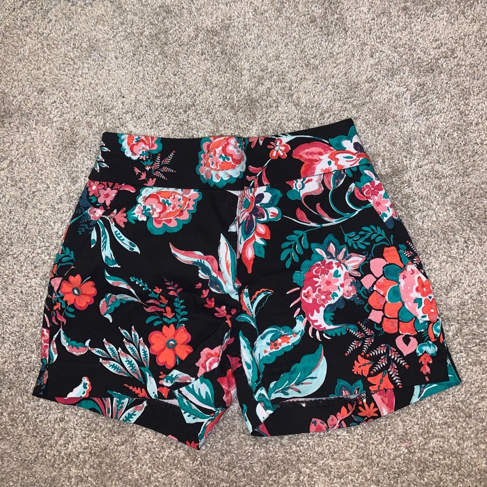 New York & Company Stretch Black & Red High Wist shorts size XS - Picture 3 of 8